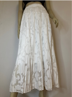 img/products/apparel/skirt/SK82318-WHT900.jpg