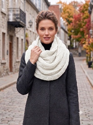img/products/accessories/scarves/xNW867WH_900.jpg
