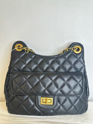img/products/handbags/HBB1384-BLK_900.jpeg