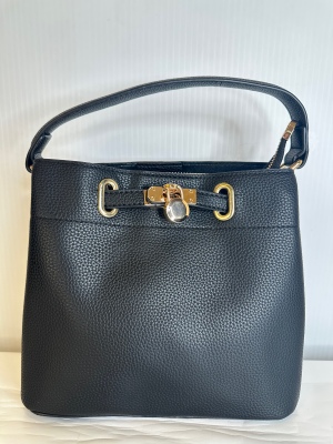 img/products/handbags/HBB797-BLK_900.jpeg