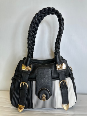 img/products/handbags/HBT0966-BLK(A)_900.jpeg