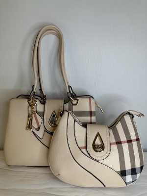 img/products/handbags/HBT1121A-APR(A)_900.jpeg