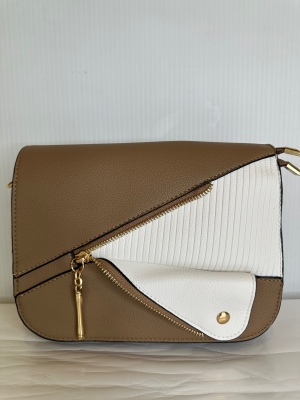 img/products/handbags/HBT1596-KHA(A)_900.jpeg