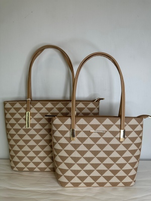 img/products/handbags/HBT6092-APR(A)_900.jpeg