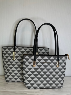 img/products/handbags/HBT6092-BLK(A)_900.jpeg